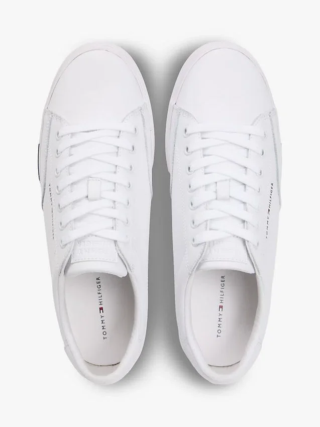 Sneaker van gevulkaniseerd leer Sneaker van gevulkaniseerd leer