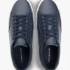 Sneaker van gevulkaniseerd leer Sneaker van gevulkaniseerd leer