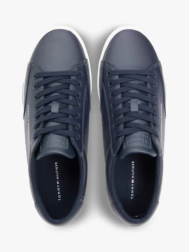 Sneaker van gevulkaniseerd leer Sneaker van gevulkaniseerd leer