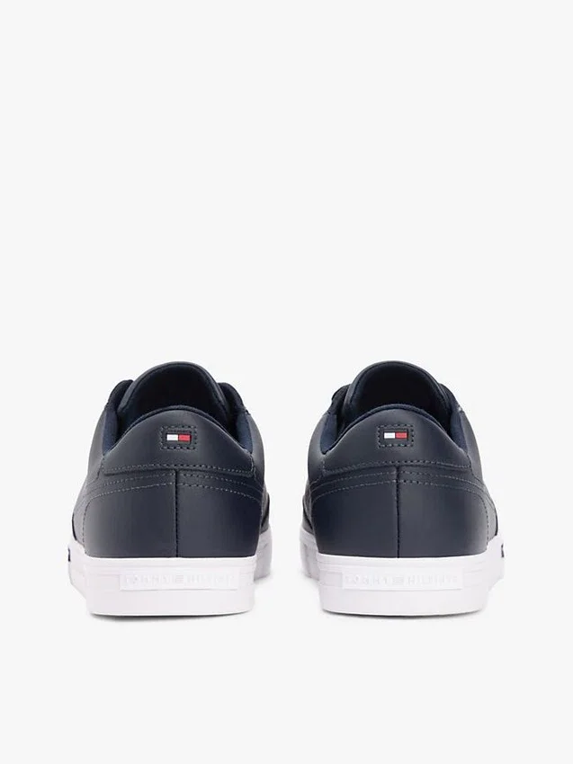 Sneaker van gevulkaniseerd leer Sneaker van gevulkaniseerd leer