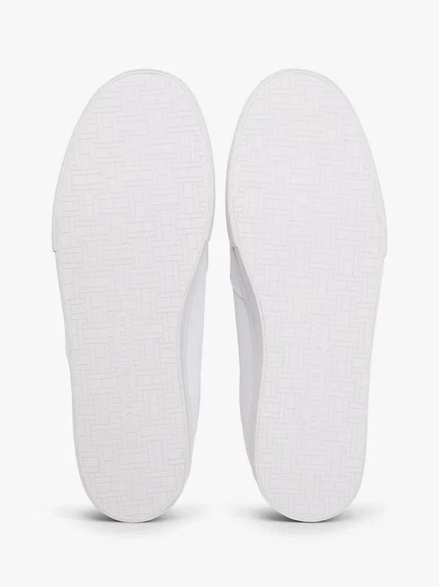 Sneaker van gevulkaniseerd leer Sneaker van gevulkaniseerd leer