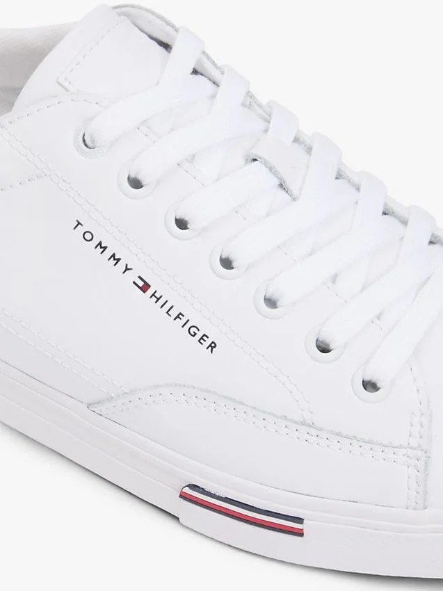 Sneaker van gevulkaniseerd leer Sneaker van gevulkaniseerd leer