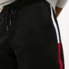 Sweatshort met vlaglogo Sweatshort met vlaglogo