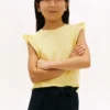 T-shirt met geborduurde oogjes en fladderende mouwen voor kinderen T-shirt met geborduurde oogjes en fladderende mouwen voor kinderen