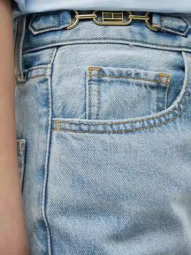 Tapered jeans met hoge taille Tapered jeans met hoge taille