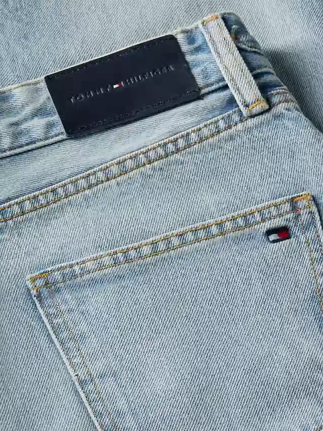 Tapered jeans met hoge taille Tapered jeans met hoge taille