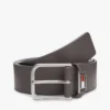 Tommy Jeans leren riem met geëmailleerde badge Tommy Jeans leren riem met geëmailleerde badge