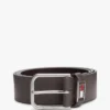 Tommy Jeans leren riem met geëmailleerde badge Tommy Jeans leren riem met geëmailleerde badge
