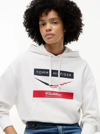 Tommy x Cadillac F1® Team Chevron-hoodie