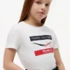 Tommy x Cadillac F1® Team Chevron T-shirt voor kinderen Tommy x Cadillac F1® Team Chevron T-shirt voor kinderen