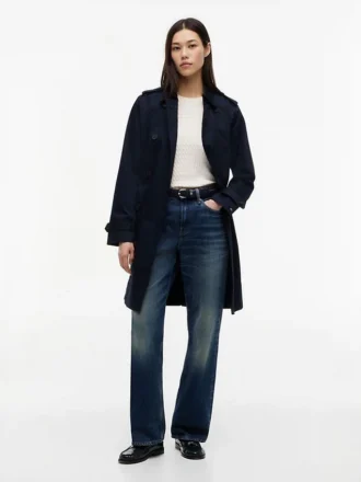 Trenchcoat met dubbele rij knopen en ceintuur Trenchcoat met dubbele rij knopen en ceintuur