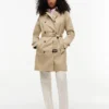 Trenchcoat met dubbele rij knopen en ceintuur Trenchcoat met dubbele rij knopen en ceintuur