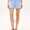 Twill-Shorts met zakken en gouden knopen Twill-Shorts met zakken en gouden knopen