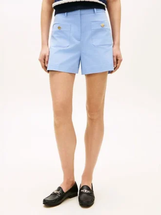 Twill-Shorts met zakken en gouden knopen Twill-Shorts met zakken en gouden knopen