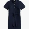 Utility-shirtjurk met korte mouwen en riemen Utility-shirtjurk met korte mouwen en riemen