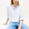 Versierd cropped popeline shirt Versierd cropped popeline shirt