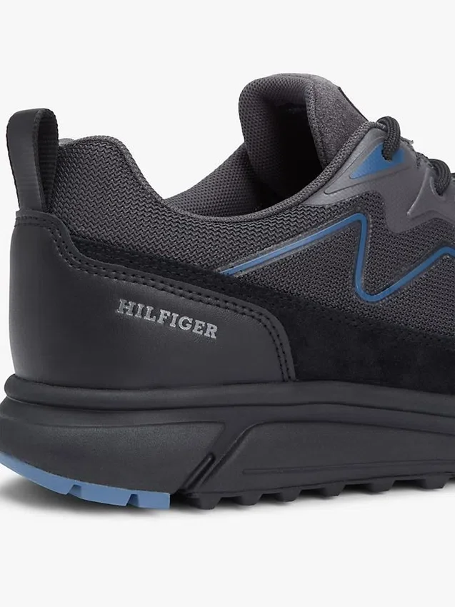Waterafstotende suède tech-sneaker Waterafstotende suède tech-sneaker